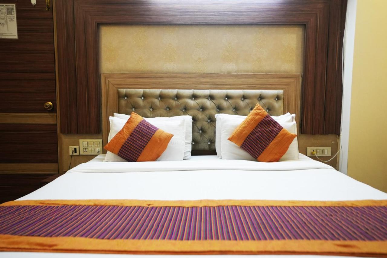 Hotel Classic New Delhi Extérieur photo